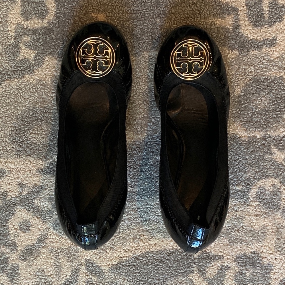 TORY BURCH CAROLINE Patent Leather Black Shoes